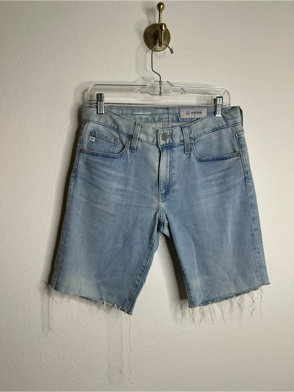 AG The Nikki Mid Thigh Distressed Light Wash Raw Hem Shorts Size 26